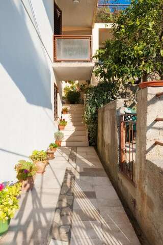 Апартаменты Apartments Vučinović Тиват Номер-студио с балконом и видом на море-49