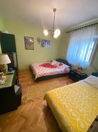 Апартаменты Apartments Vučinović Тиват Номер-студио с террасой и видом на море (для 3 взрослых)-3